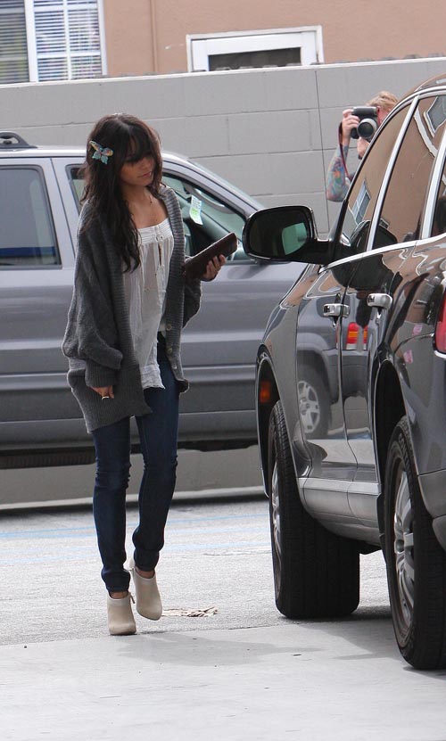 Style Journal: Vanessa Hudgens vanessa hudgens fashion style 2010. Style Journal: Vanessa Hudgens