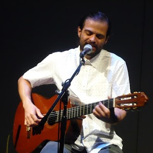 Moreno Veloso recreando el éxito de Olodum: Deusa do Amor