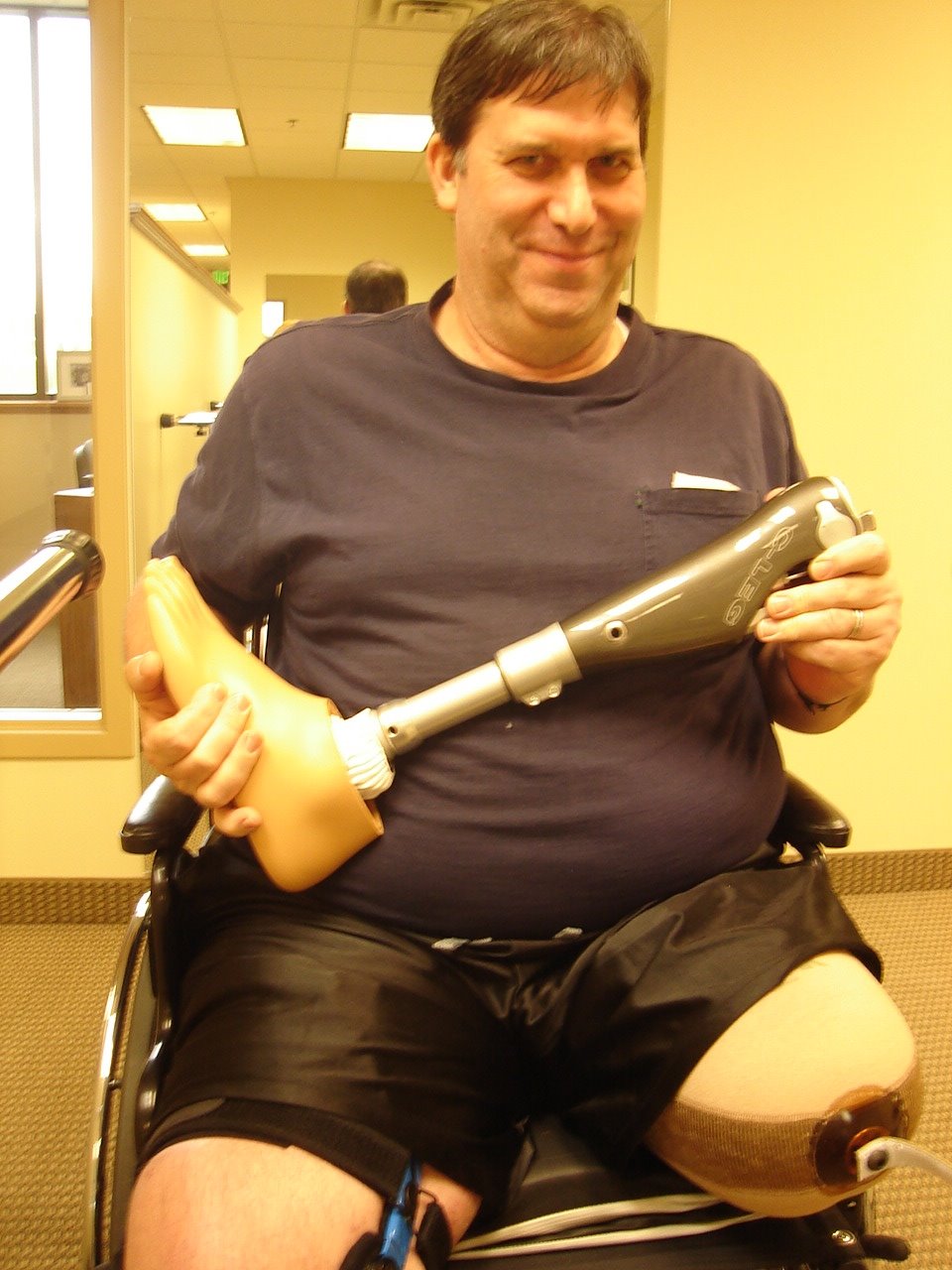 [dad+c+leg.JPG]