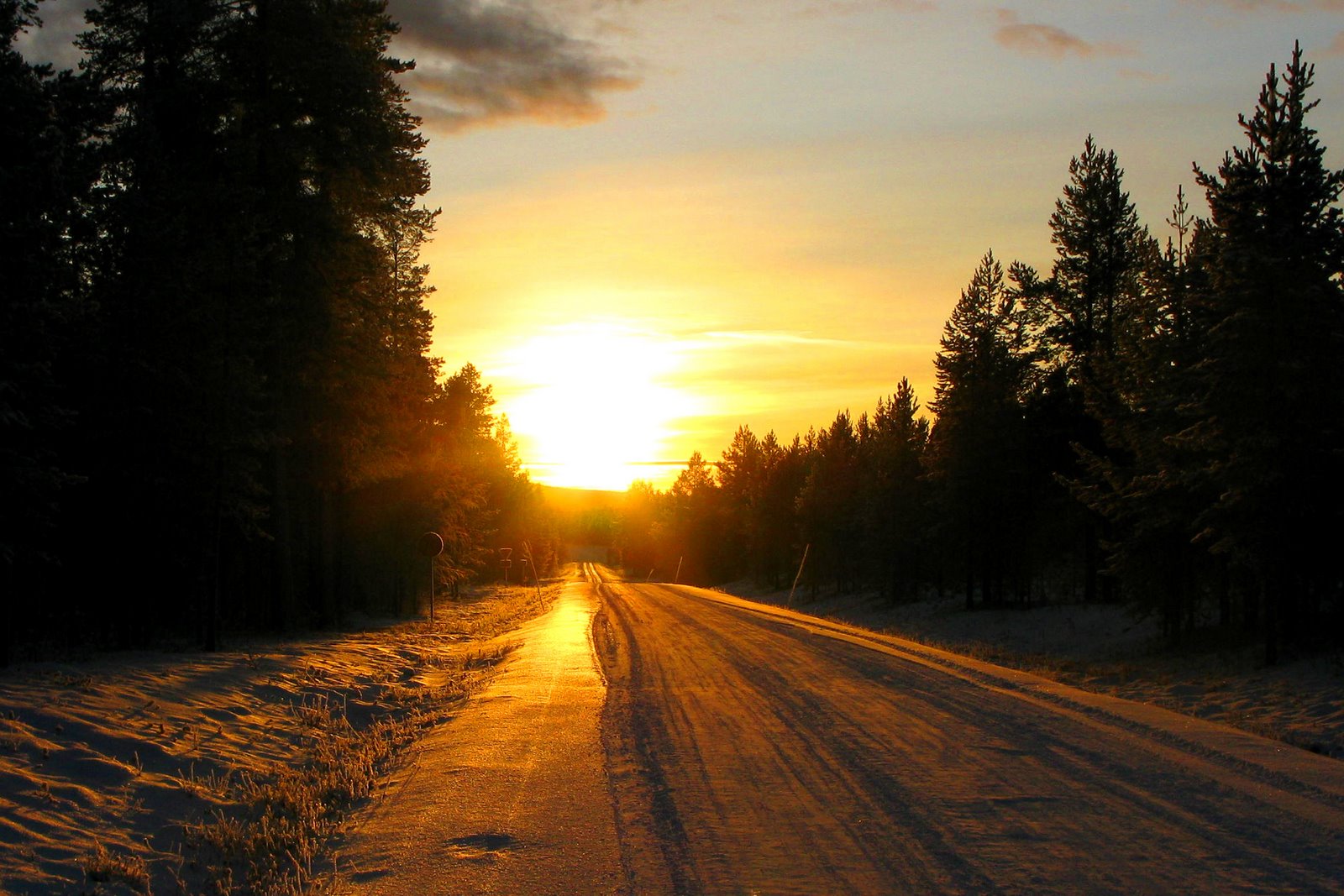 [sunset+on+the+roadway.jpg]