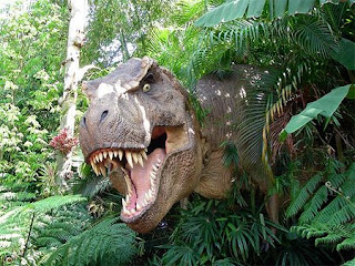 CineMaGeek: When dinosaurs rule...