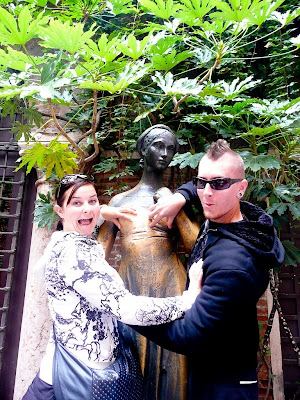 double sense with Statue tory
