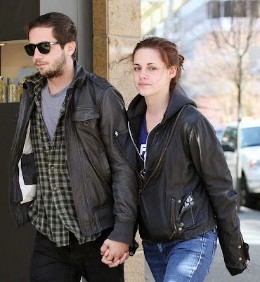 robert pattinson kristen stewart dating. giraffes eating trees, Are