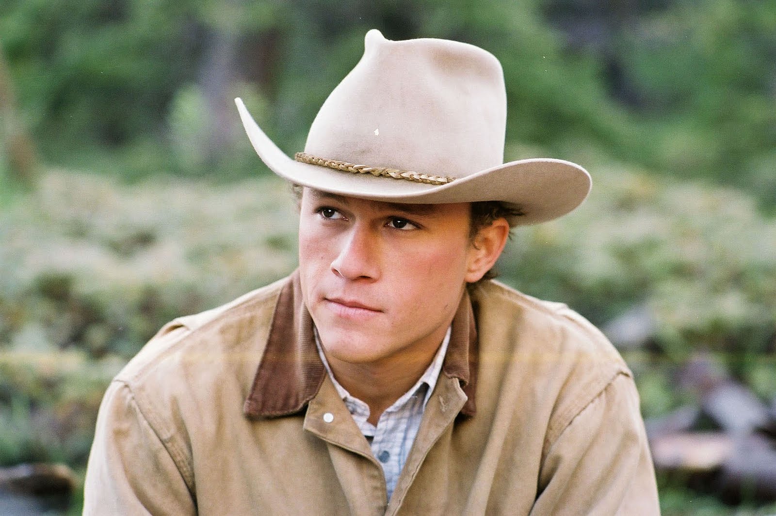 http://4.bp.blogspot.com/_R5WS6_kmmTI/Sw6i89Yg8GI/AAAAAAAAhVA/9Ws_TU6jltA/s1600/brokeback7.jpg