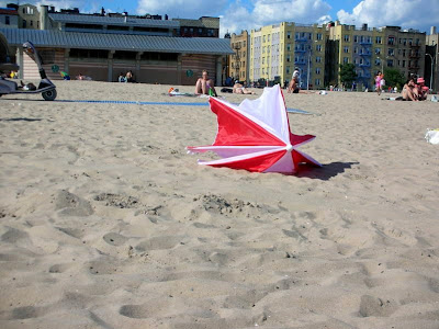 WAYWARD BEACH UMBRELLAS! AND COUPLES HAVING SEX IN BROAD DAYLIGHT NEXT TO ... WAYWARD BEACH UMBRELLAS! AND COUPLES HAVING SEX IN BROAD DAYLIGHT NEXT TO ...
