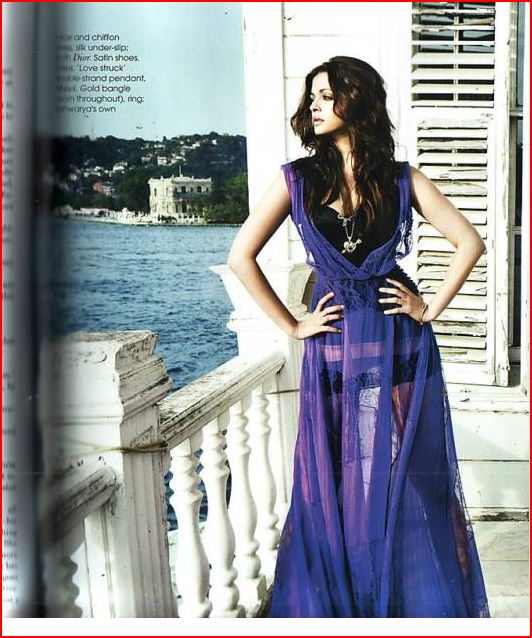 http://4.bp.blogspot.com/_R7ZFjt7HWIQ/TC2WVki-aJI/AAAAAAAANxQ/-C6wXGrMybQ/s1600/aishwarya-rai-vogue-photoshoot-04.jpg