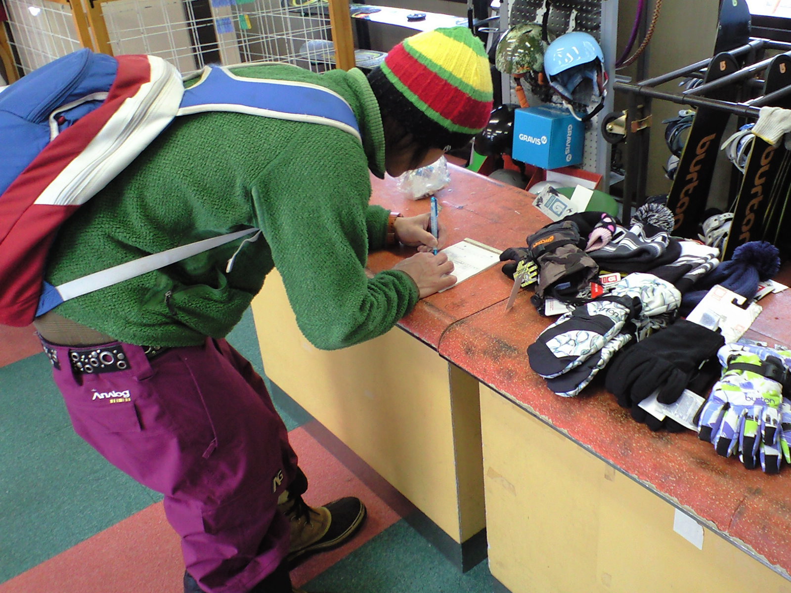 [CA390511-736922.jpg]