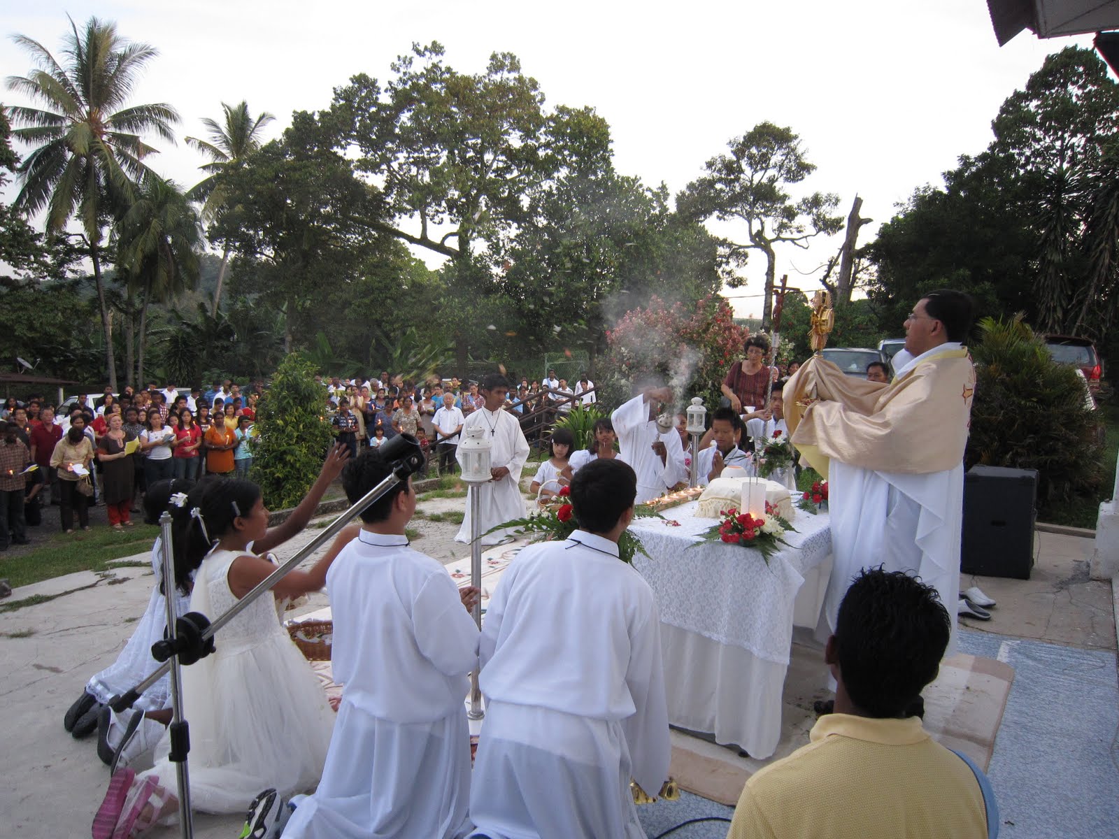 The Lil' Church on the Hillock: Corpus Christi Celebration