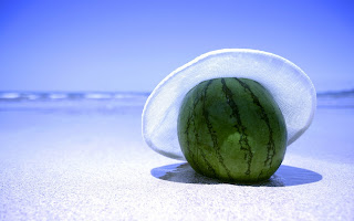Zomer wallpaper met zee en meloen Zee en fruit