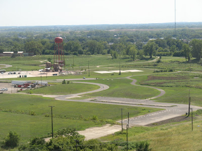ponds are at the right, near the Scioto River