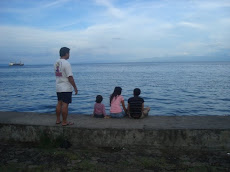 Di pantai Ternate