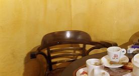 [mesa+cafe2.JPG]