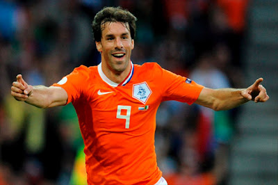 Van Nilstelrooy podria ir al Mundial