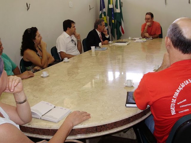 Executivo realiza reunião com La Comuna para acertar detalhes do projeto Formando Cidadão