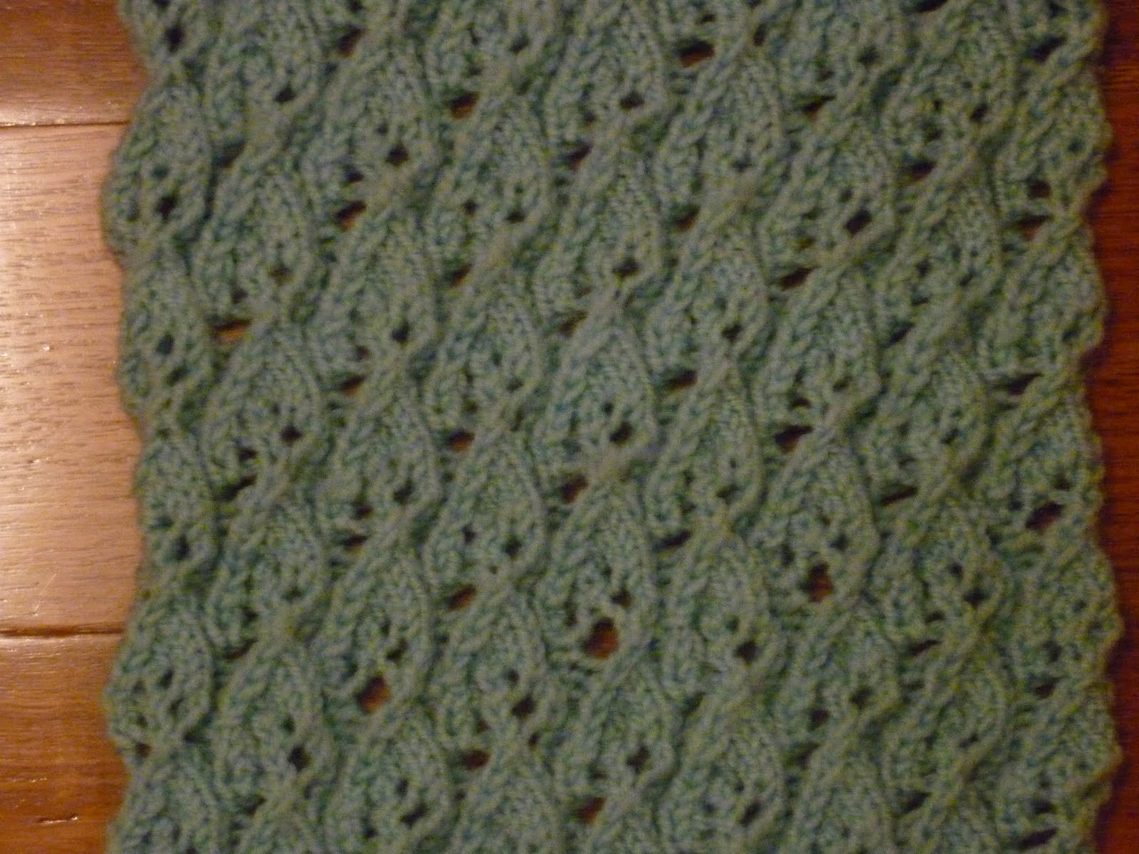 Lacy froth: 10 Lopsided-leaf Lace scarf