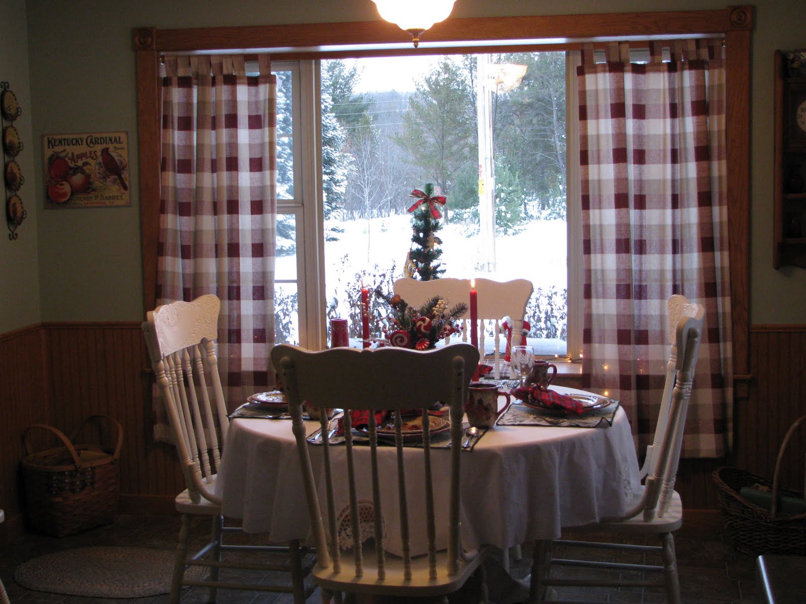 [cardinal+tablescape+038.JPG]
