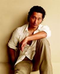 daniel dae kim s cheekbones omg...