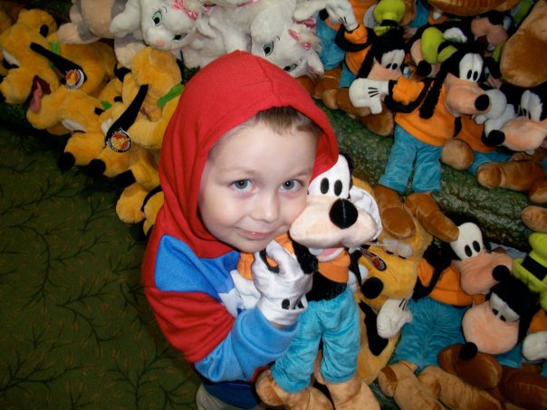 [trey-goofy-plush.jpg]