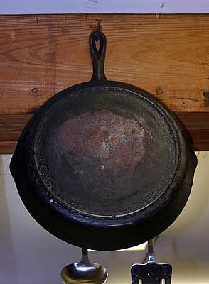 [iron-skillet.jpg]