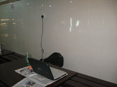 Kashmir Cafes power socket for laptop computers