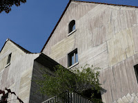 Holzhaus ganz