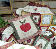 APPLE CUSHION AND HARVEST QUILT