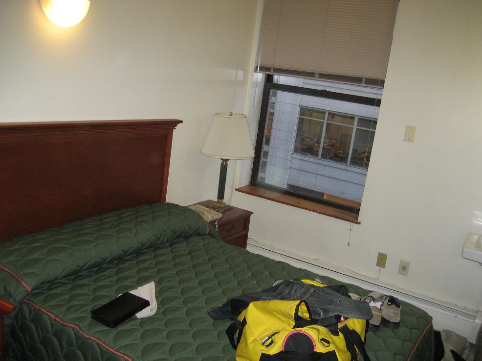[nyhotelroom.JPG]