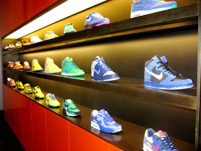 Nike Shoes Store on Nike S Wall Of Fame   And The Entrance To The Design Studio