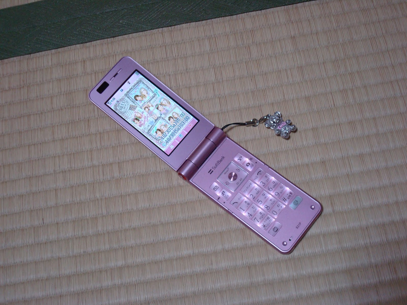 1000+ images about Japanese CellPhones on Pinterest