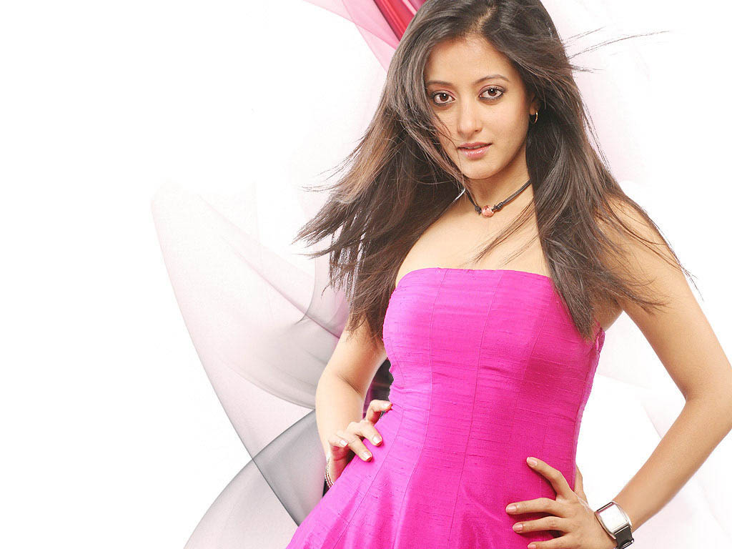 http://4.bp.blogspot.com/_RVTXL4Tq5jk/TVJFczqJ02I/AAAAAAAAHqs/94bijY-7QaI/s1600/raima-sen-wallpapers.jpg