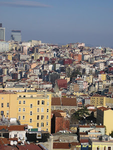 la colline de Beyoglu et ses couleurs