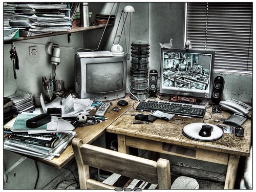 [a+room+computer+via+Pu(re)blog.jpg]