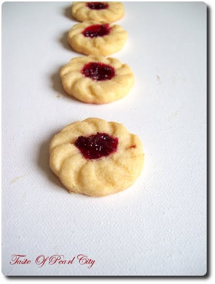 jam biscuits