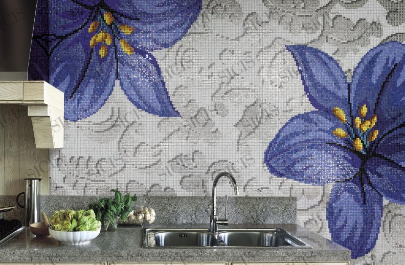 نقره لتكبير أو تصغير الصورة ونقرتين لعرض الصورة في صفحة مستقلة بحجمها الطبيعي