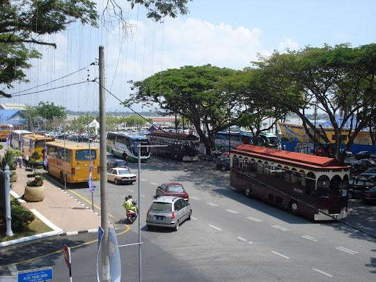 BANDARAYA KUALA TERENGGANU MULA SIBUK