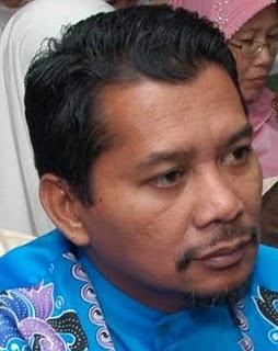 http://4.bp.blogspot.com/_Ra7vDtHQxuM/TUE1BH2IQmI/AAAAAAAAB1Q/M6xThMqPCHs/s1600/mazlan-aliman.jpg