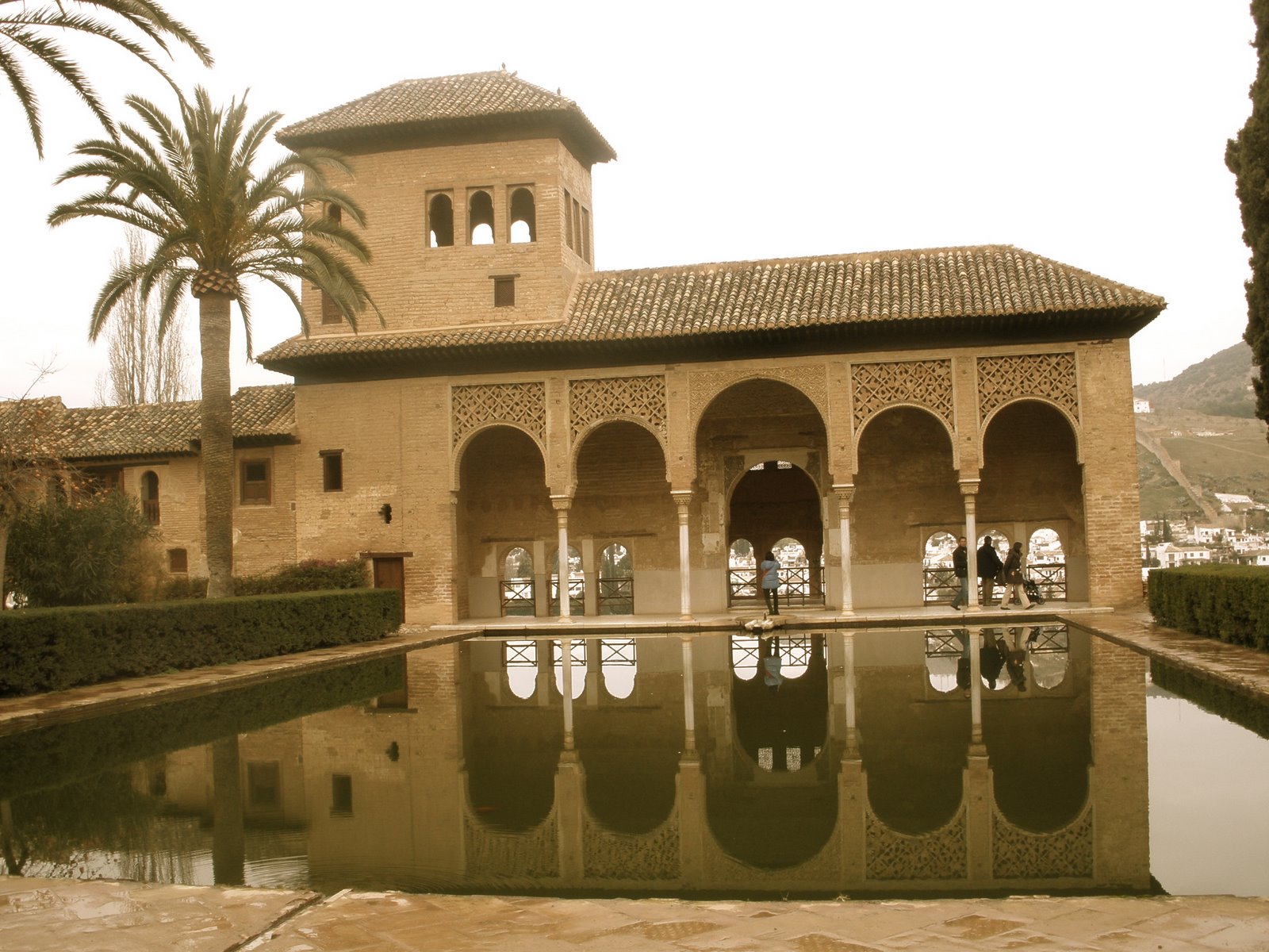 [Alhambra_water.JPG]