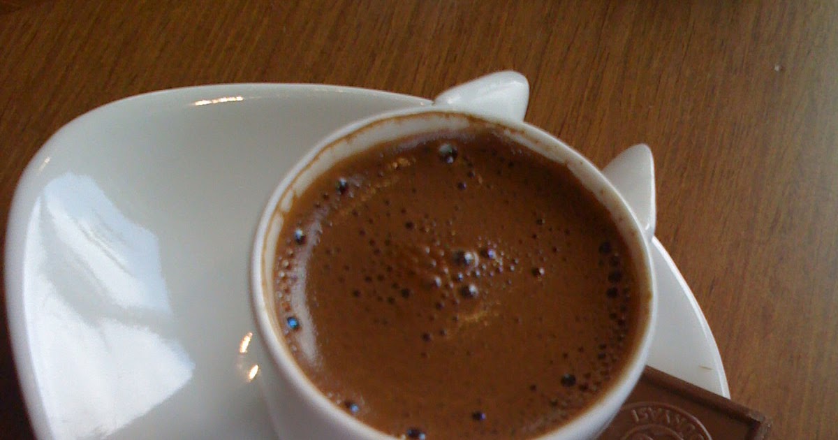 resto Kahve Dünyası�nda Çilekli Sıcak Çukulata ve Sakızlı Türk Kahvesi