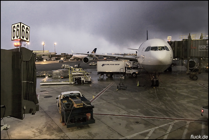 [airport.jpg]