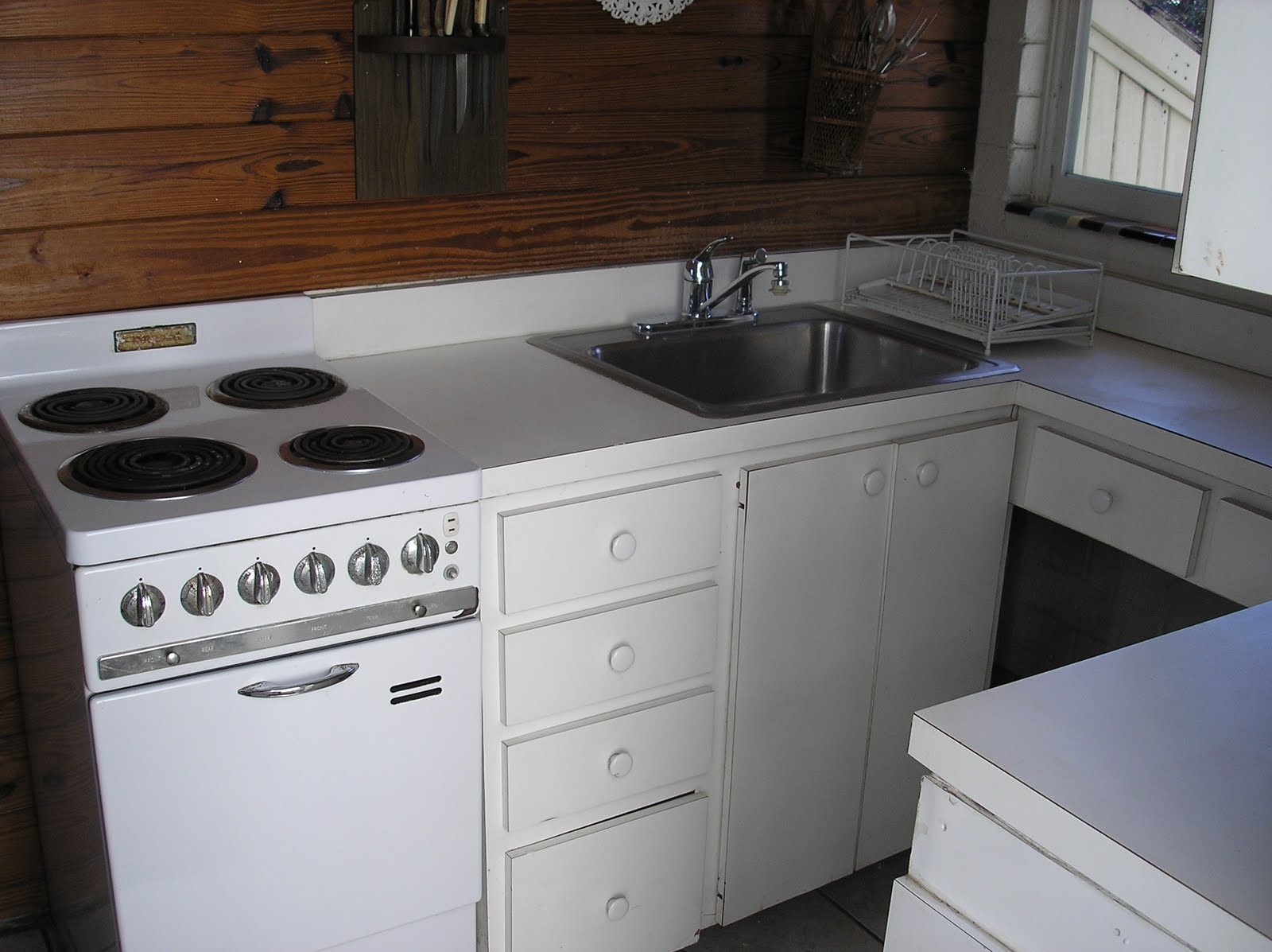 [11NeptuneParkDrKitchen.jpg]