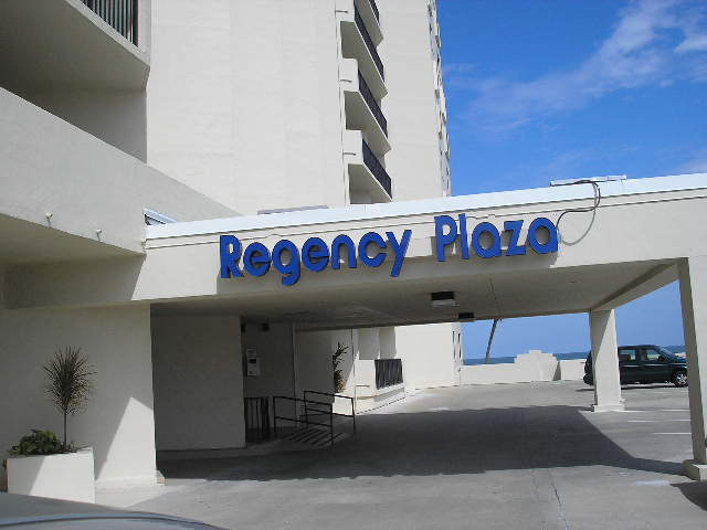 [Regency+Plaza+Portico.JPG]