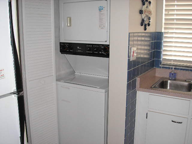 [SE+406+laundry.JPG]