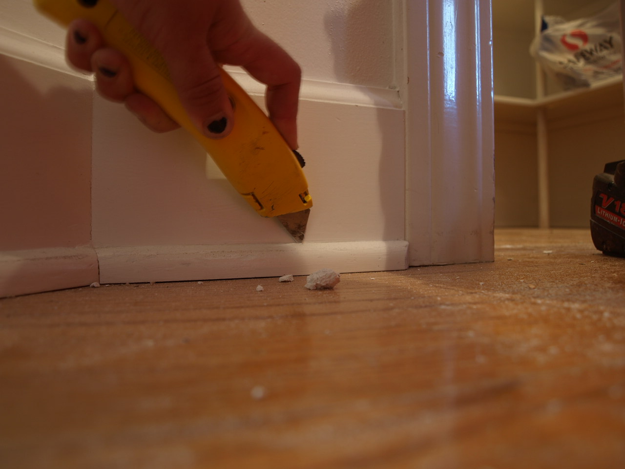 Removing and Installing Shoe Moulding