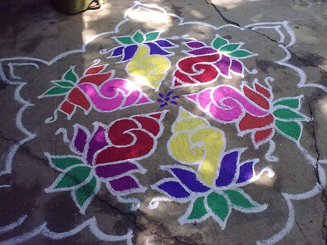 Margazhi colour kolam: Sangu kolam 15-8(inbetwwen dot kolam)