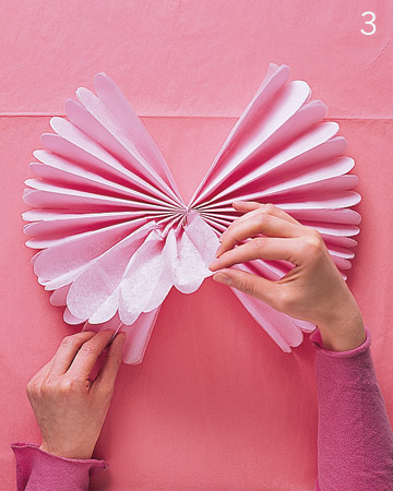 [msw_spring06_pompom_ht_3_xl.jpg]