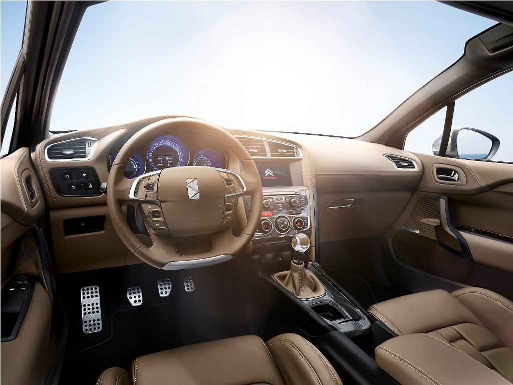 Interior_Citroen_DS4_2011_3.jpg