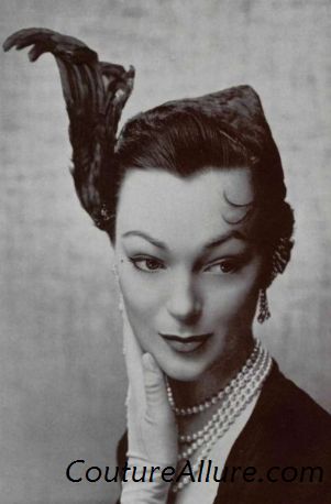 short hair 1950s. To make a hat like this work, you must have short hair, or long hair worn