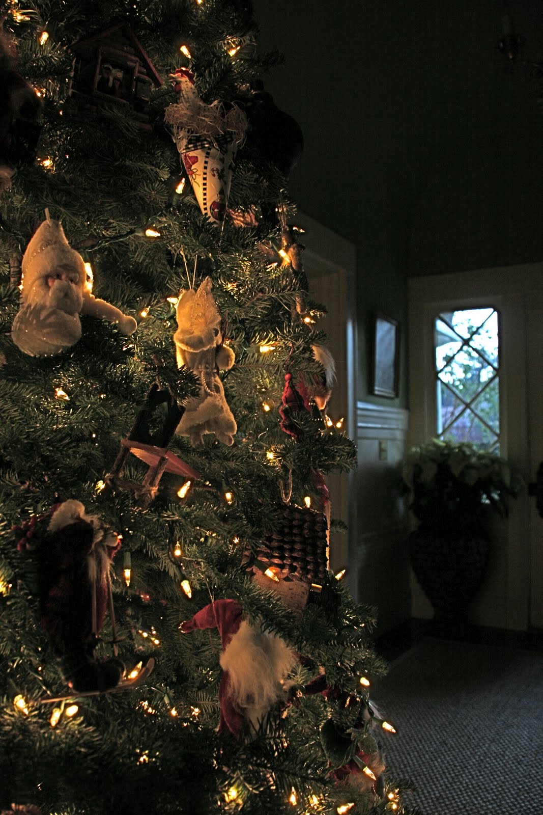 vignette design: O Christmas Tree, How Lovely Are Your Branches