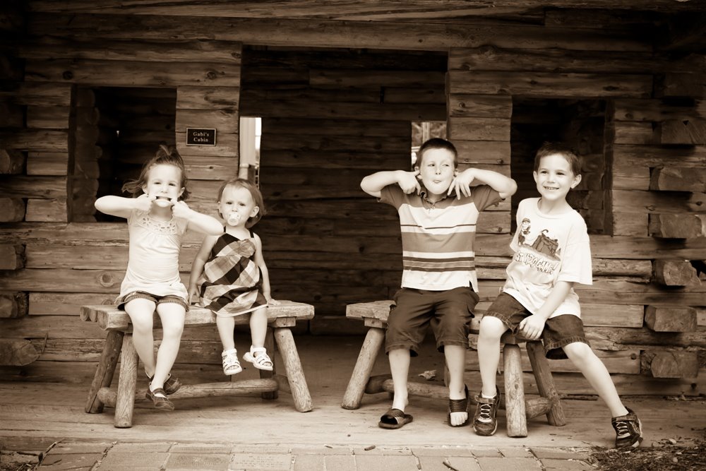 [Jun052008_PetZoo_0287-2.jpg]