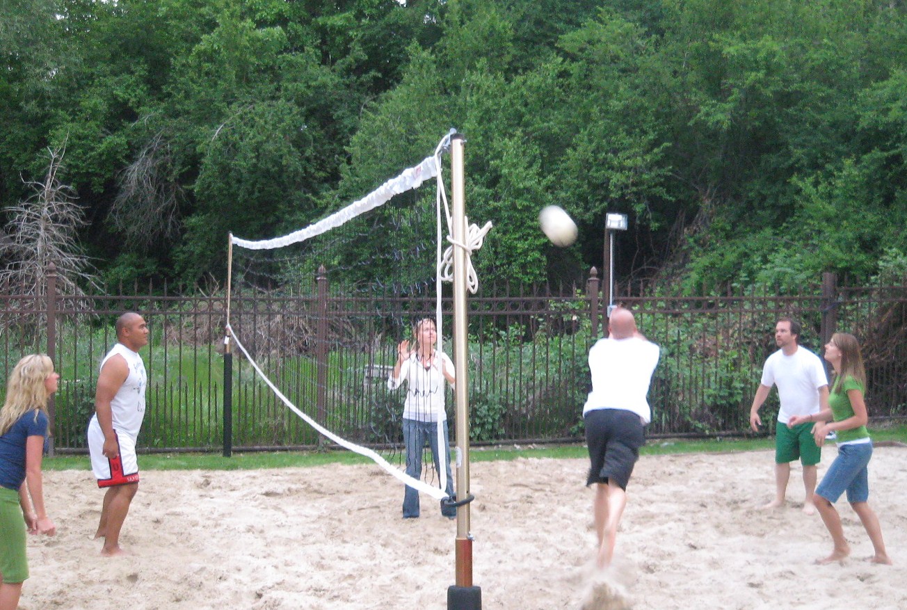 [volleyball+summer+2008+012.JPG]